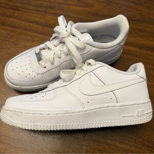 White Nike Air Force 1 Sneakers Size 4.5